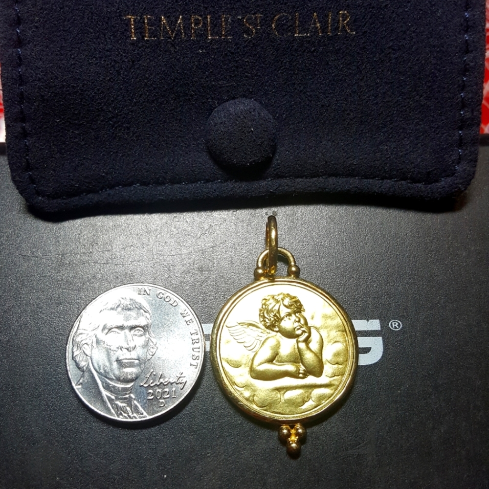 Temple St Clair 18k gold charm pendent